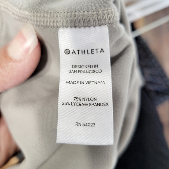 Athleta Savasana Macrame 7/8 Tight in Silver Grey Size M - Picture 10 of 10